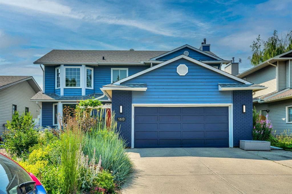 160 Sunhaven Close SE — photo 1