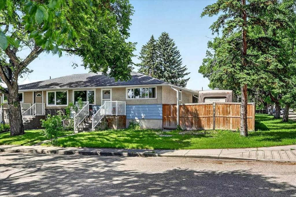 2-bed Semi-detached for sale at 1944 10 Avenue NE, Calgary