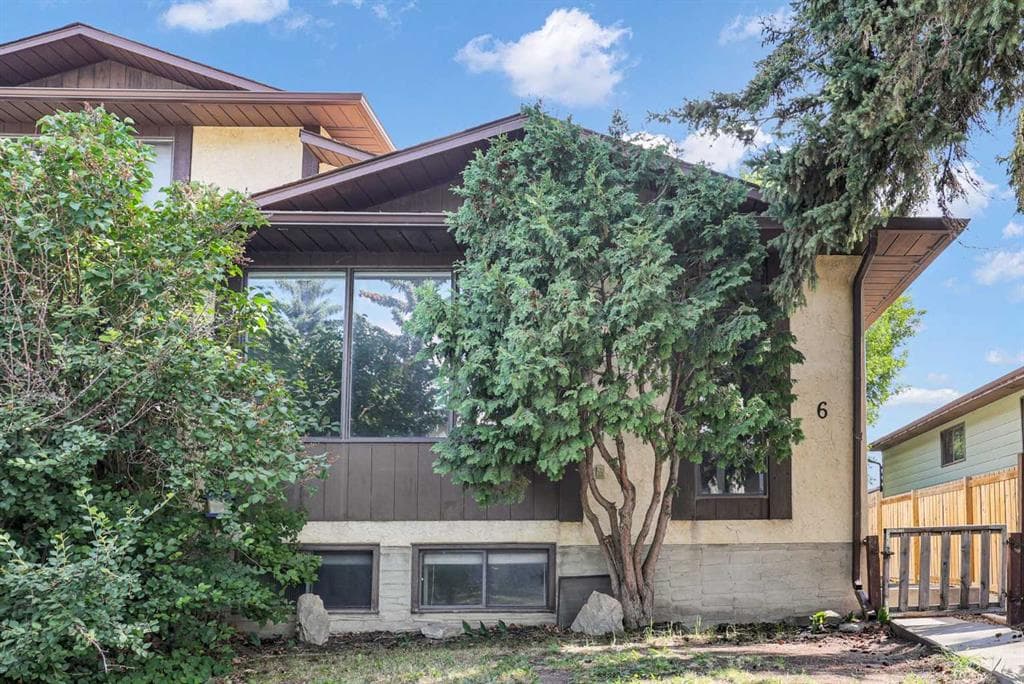 6 Jensen Crescent NE — photo 1