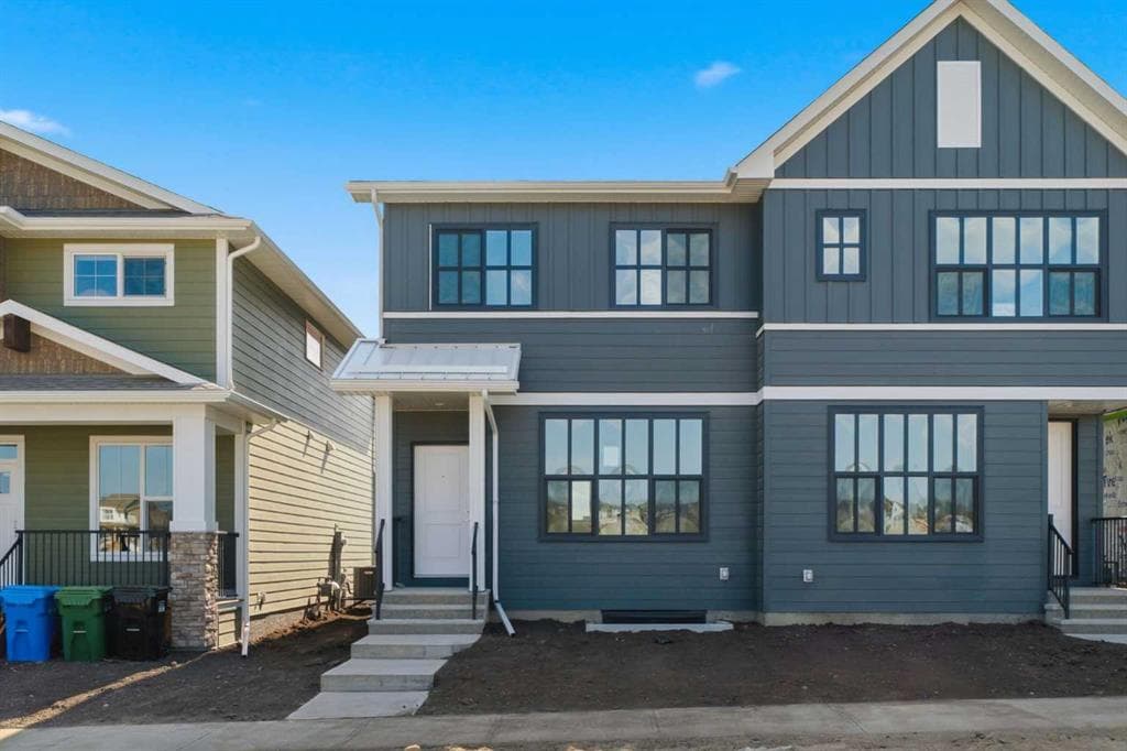 3-bed Semi-detached for sale at 131 Royston Way NW, Calgary