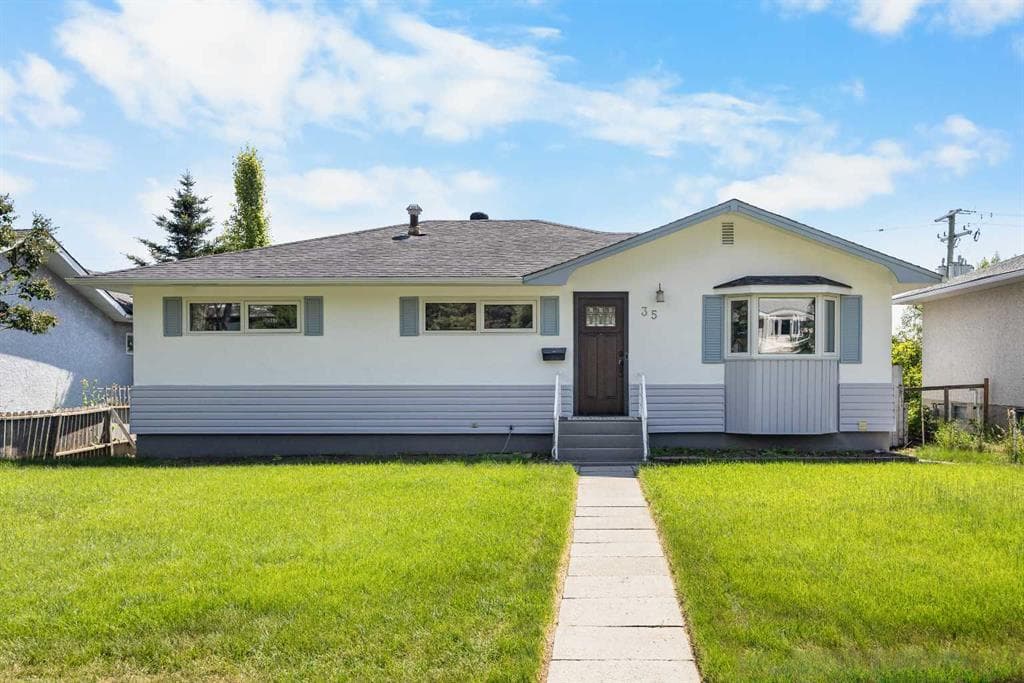 3-bed Detached for sale at 35 Collingwood Place NW, Calgary
