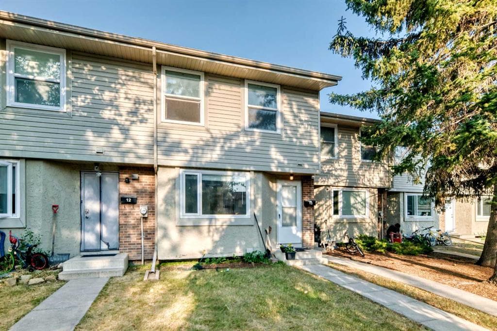 3-bed Townhouse for sale at 13, 123 Queensland Drive SE, Calgary