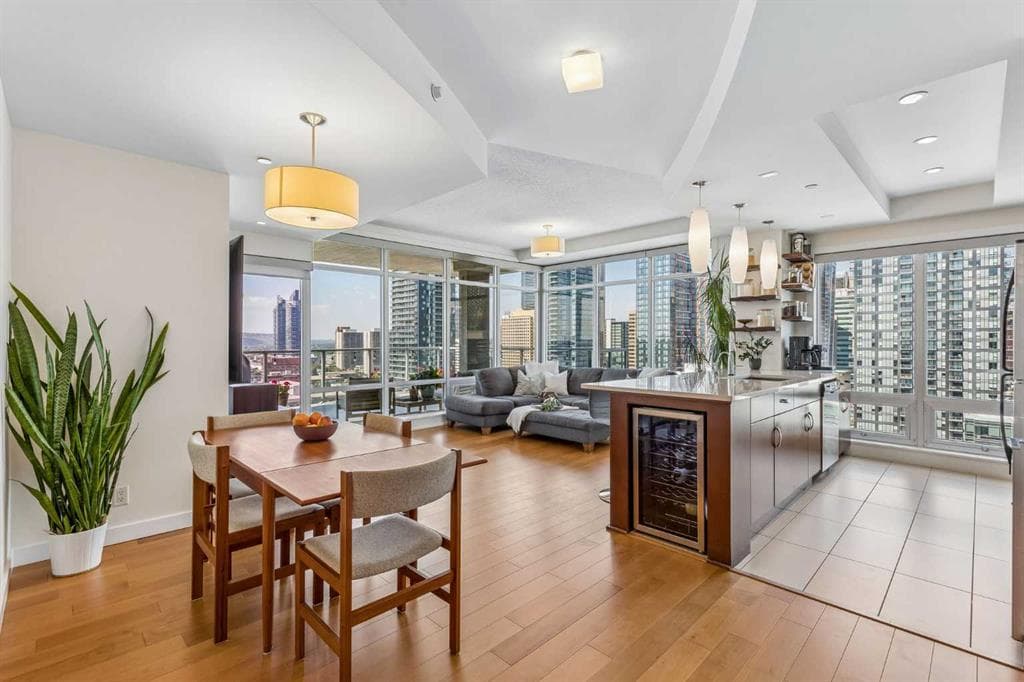 2-bed Apartment for sale at 1702, 530 12 Avenue SW, Calgary