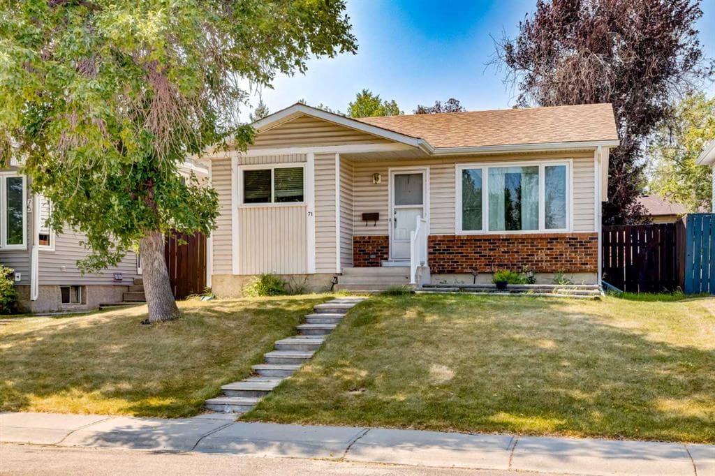 71 Rivervalley Crescent SE — photo 1