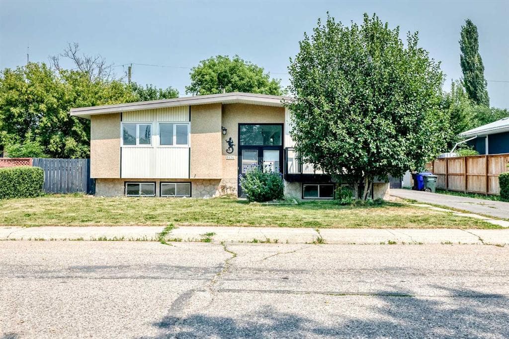 5134 43 Street — photo 1