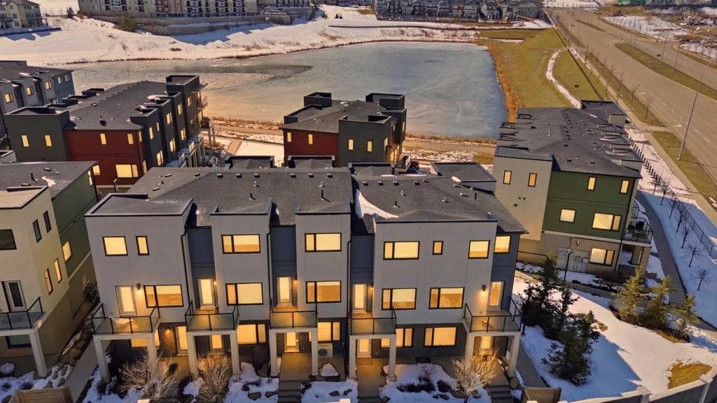2-bed Townhouse for sale at 904, 218 Sherwood Square NW, Calgary
