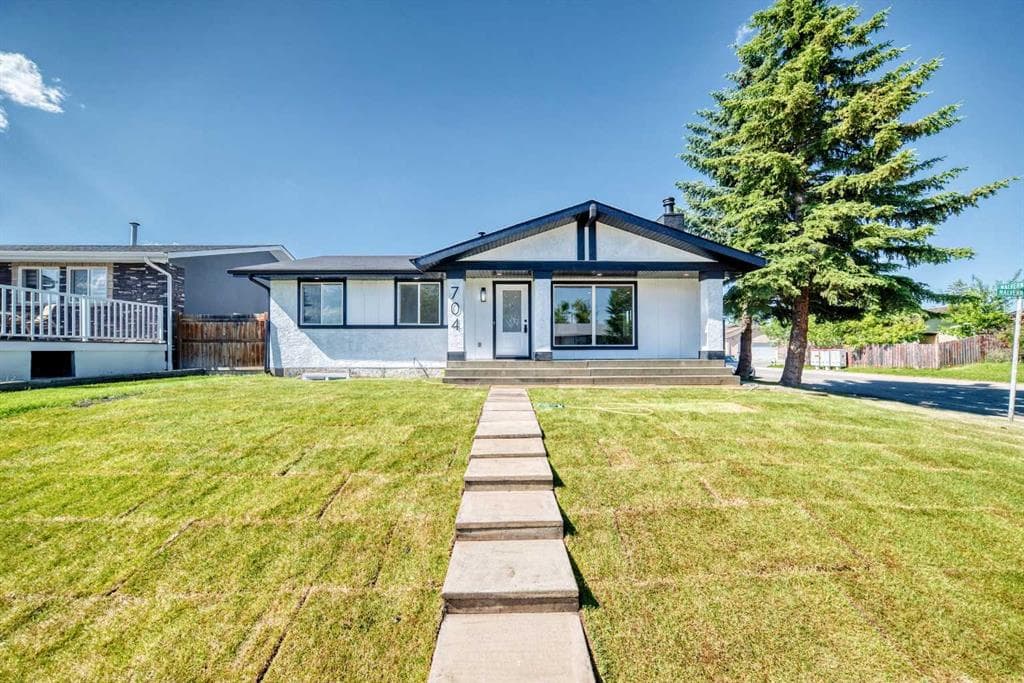 5-bed Detached for sale at 704 Malvern Drive NE, Calgary