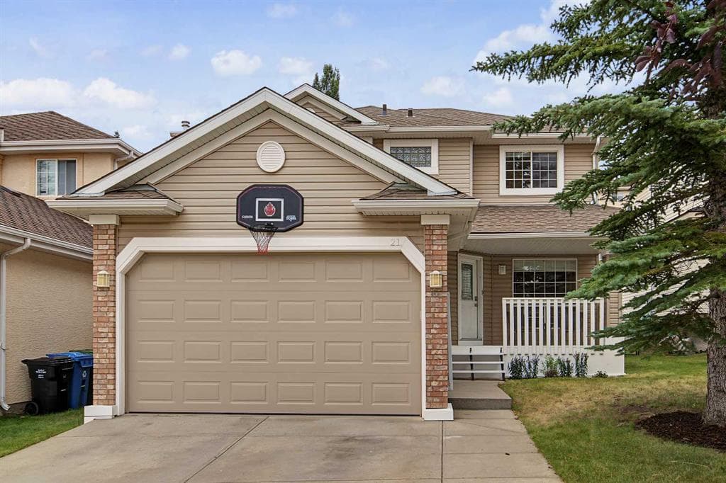 21 Edgebrook Park NW — photo 1