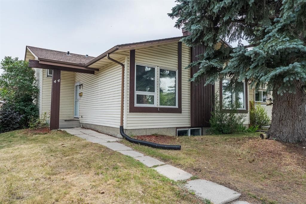 44 Templehill Drive NE — photo 1