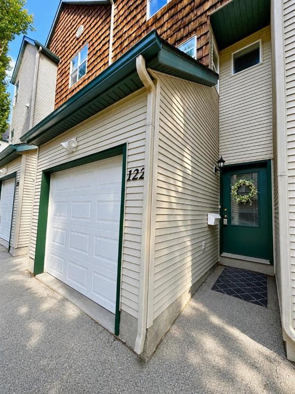 122 Bridlewood Lane SW — photo 1