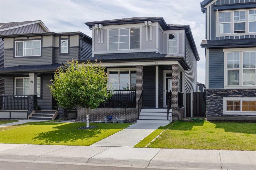 85 Legacy Glen Point SE — photo 1
