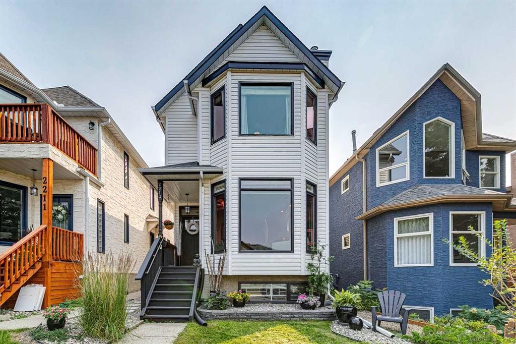 2213 27 Avenue SW — photo 1