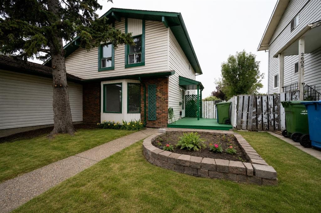 3-bed Semi-detached for sale at 2603 60 Street NE, Calgary