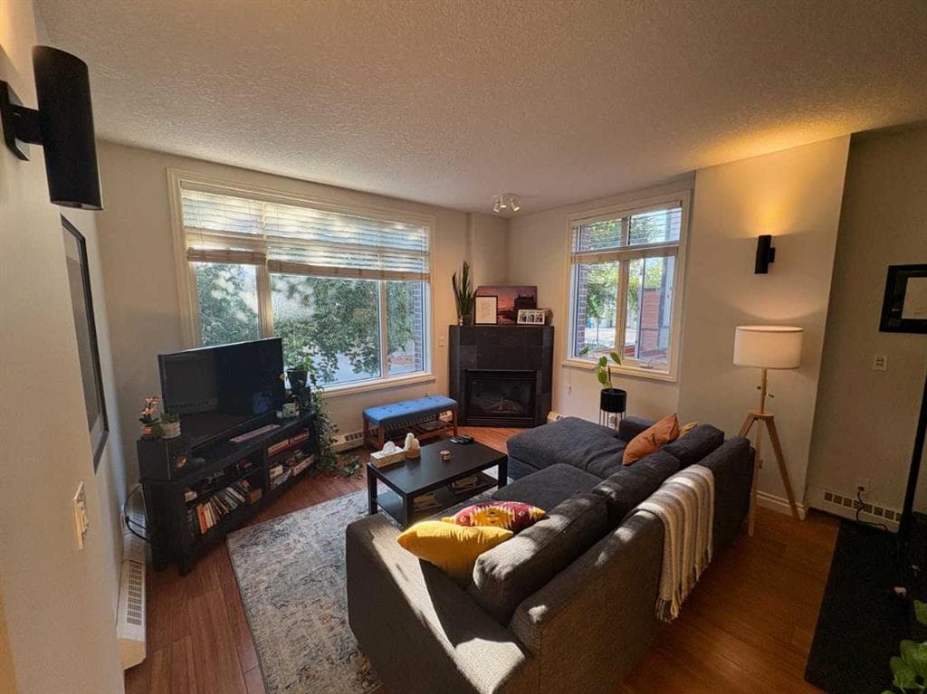 229, 910 Centre Avenue NE — photo 1