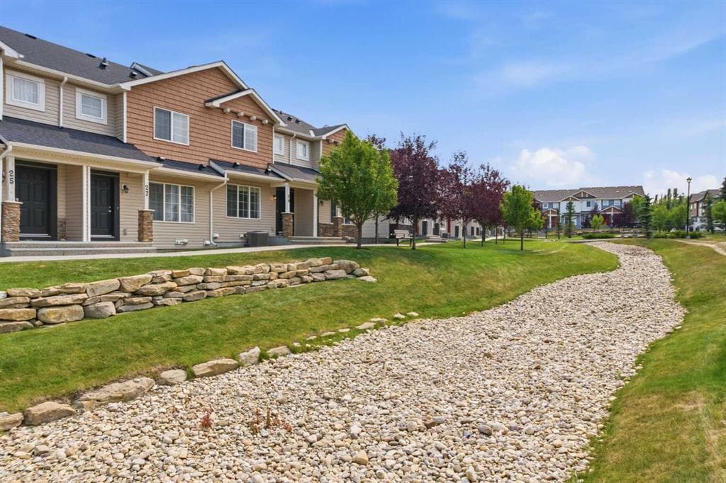 2-bed Townhouse for sale at 29 Pantego Lane NW, Calgary