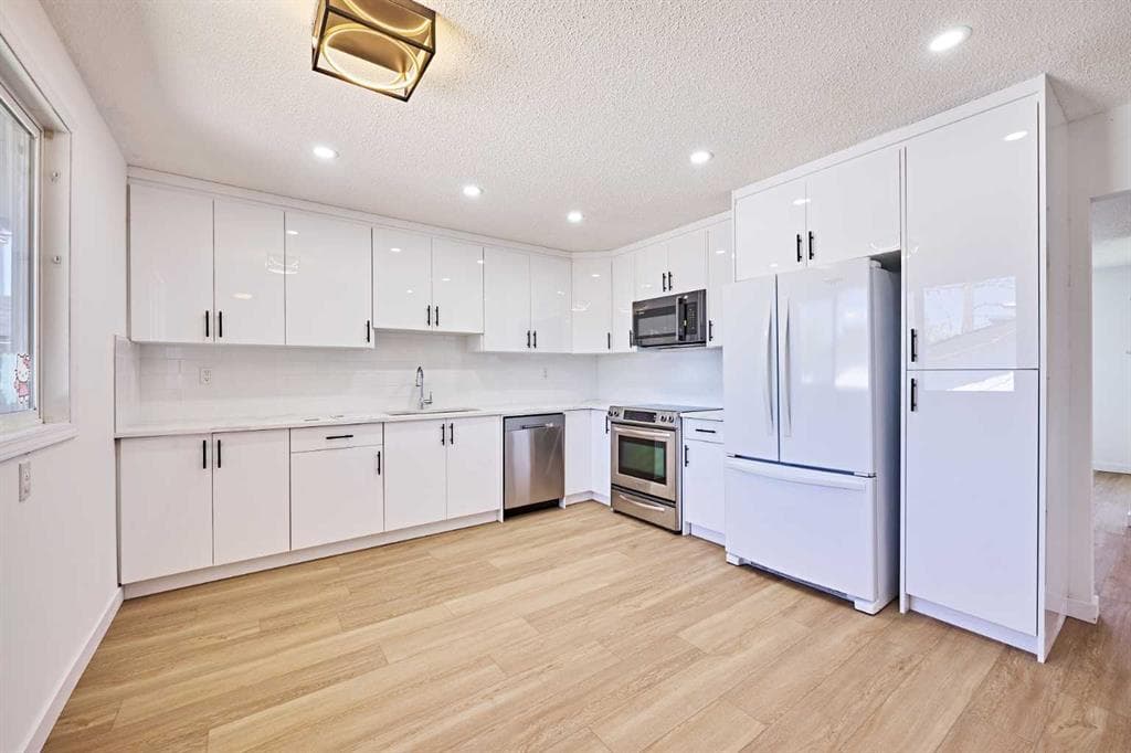 4-bed Detached for sale at 3644 Dover Ridge Drive SE, Calgary