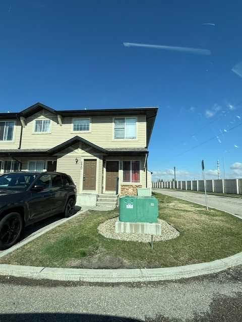 2-bed Townhouse for sale at 270 Saddlebrook Point NE, Calgary