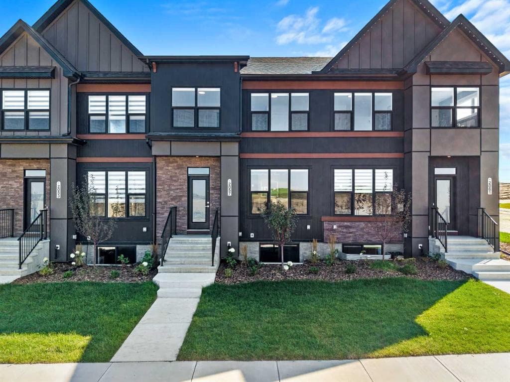 3-bed Townhouse for sale at 2057 Vantage Way SW, Airdrie