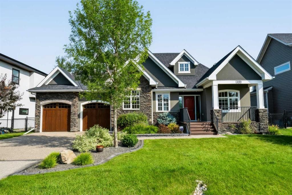 3-bed Detached for sale at 924 East Lakeview Road, Chestermere