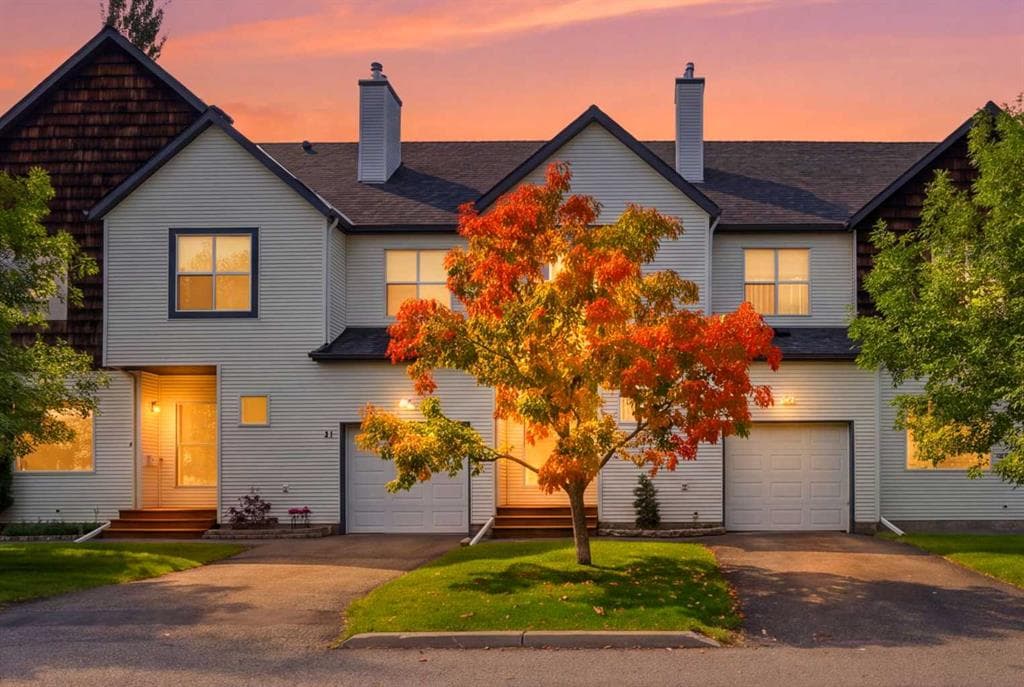 3-bed Townhouse for sale at 47 Bridlewood View SW, Calgary