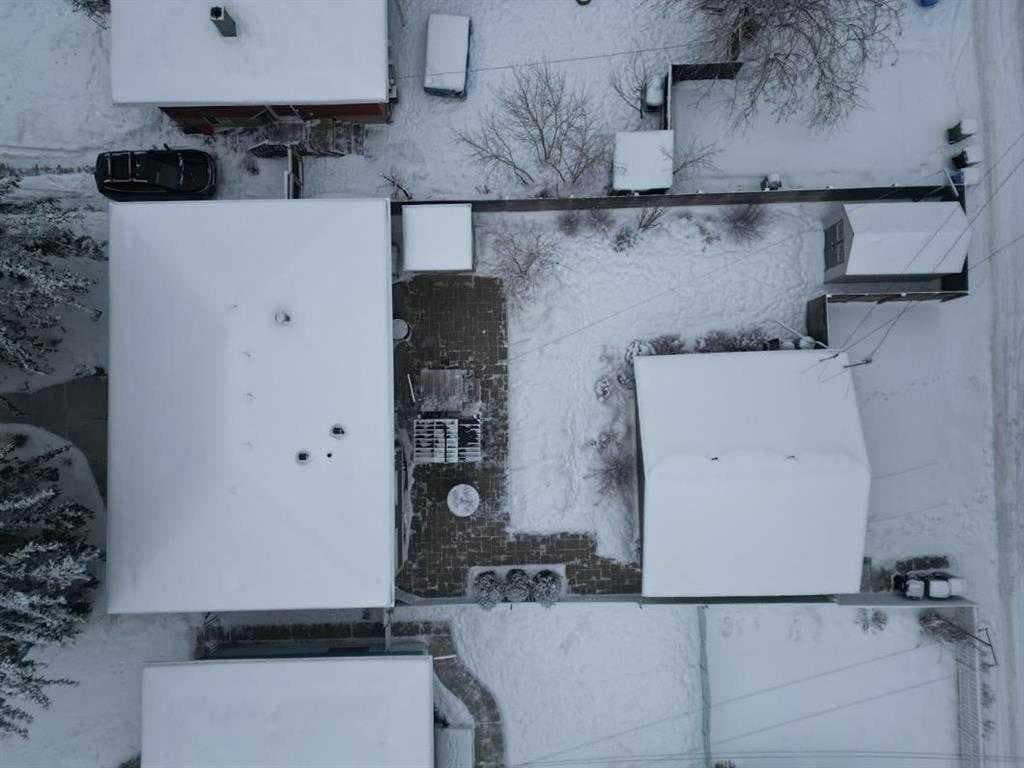 716, 55 ave Avenue SW — photo 1