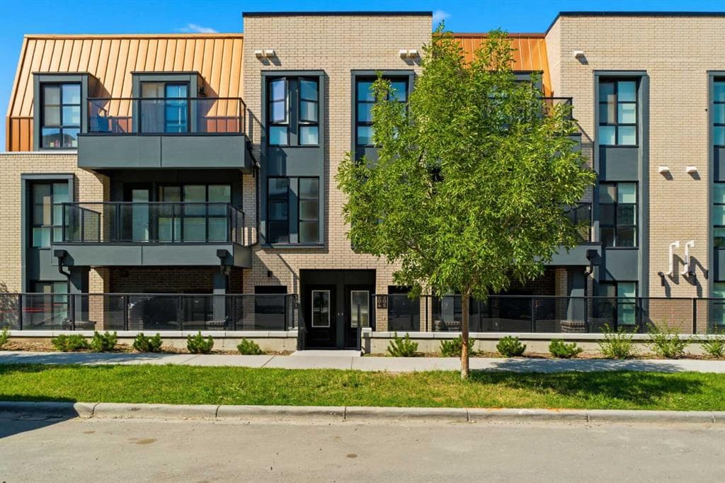 2-bed Townhouse for sale at 304, 4270 Norford Avenue NW, Calgary