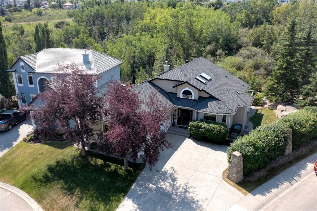 6 Patterson Close SW — photo 1