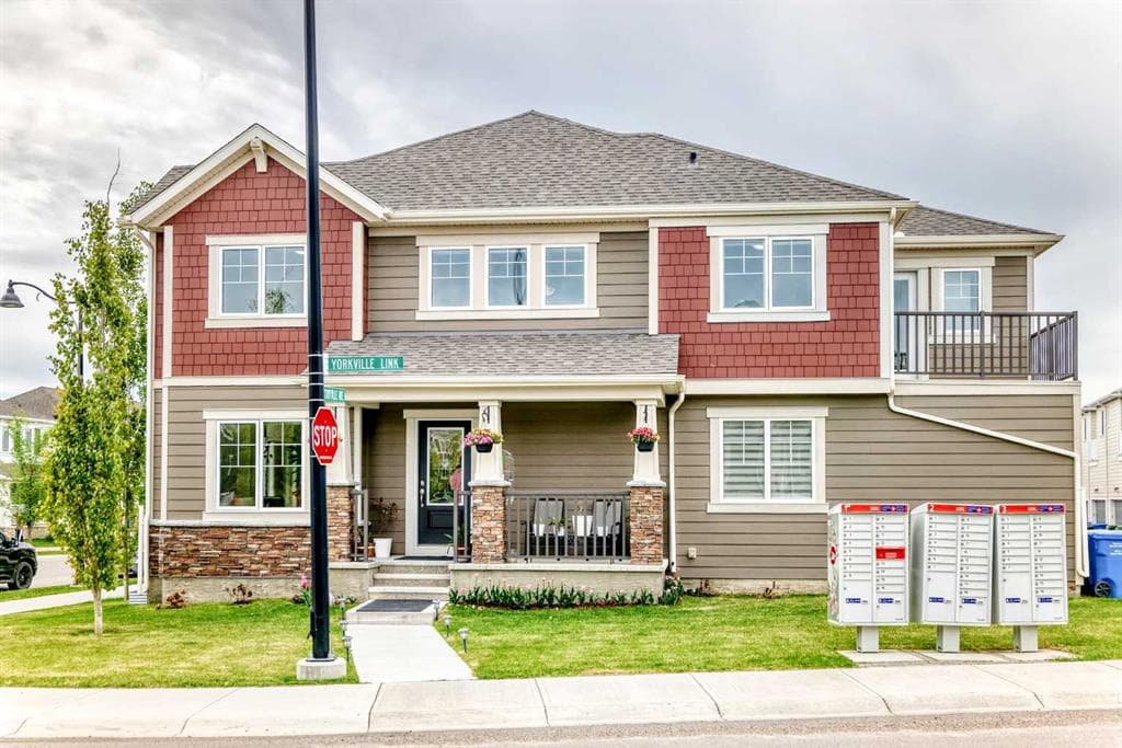 3-bed Townhouse for sale at 8 Yorkville Link SW, Calgary