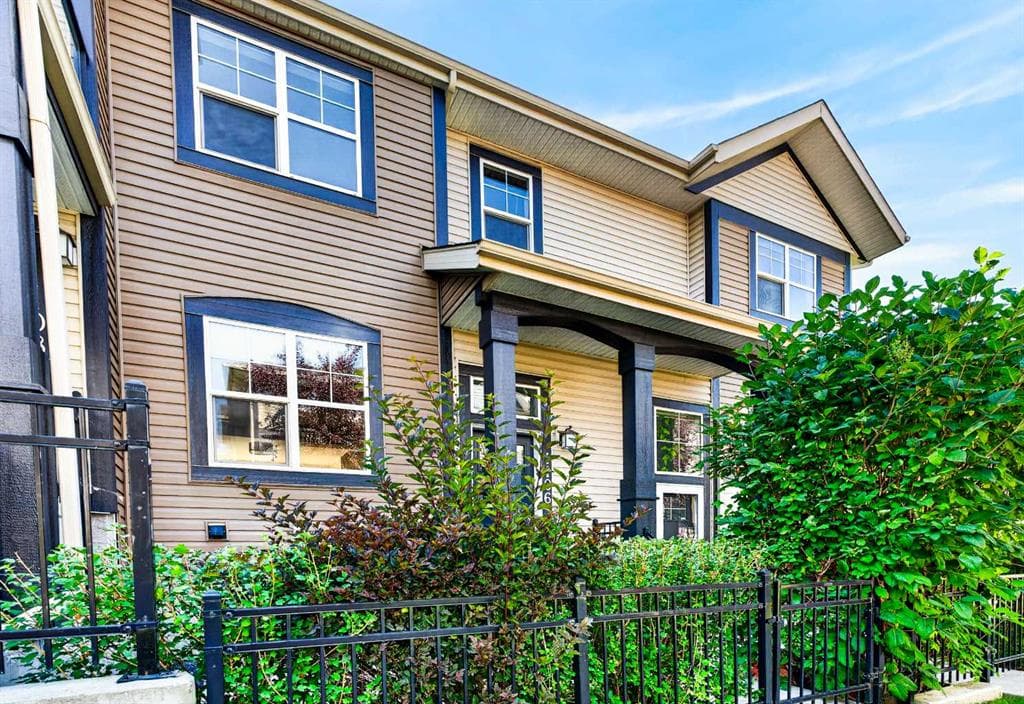 3-bed Townhouse for sale at 1106 Mckenzie Towne Row SE, Calgary