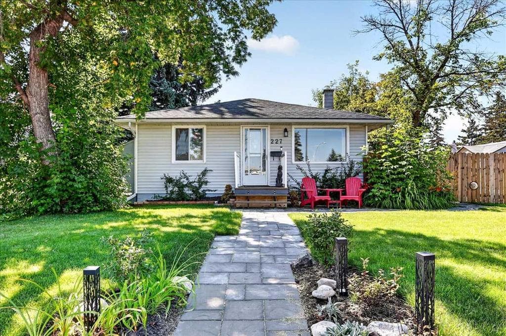 2-bed Detached for sale at 227 Lynnwood Drive SE, Calgary