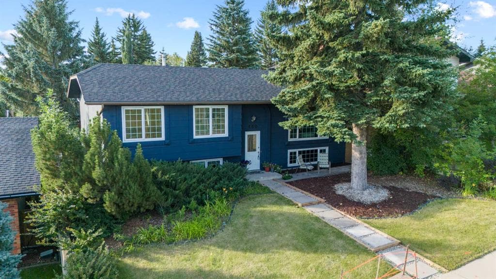 460 Parkridge Crescent SE — photo 1