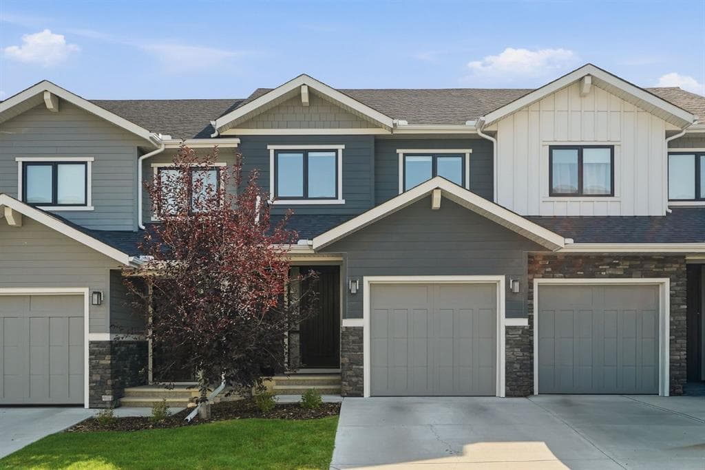 154 Crestridge Common SW — photo 1