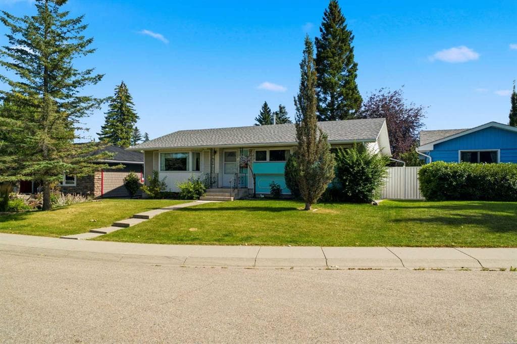 3540 Bulyea Crescent NW — photo 1