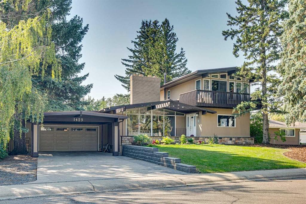5-bed Detached for sale at 1423 75 Avenue SW, Calgary