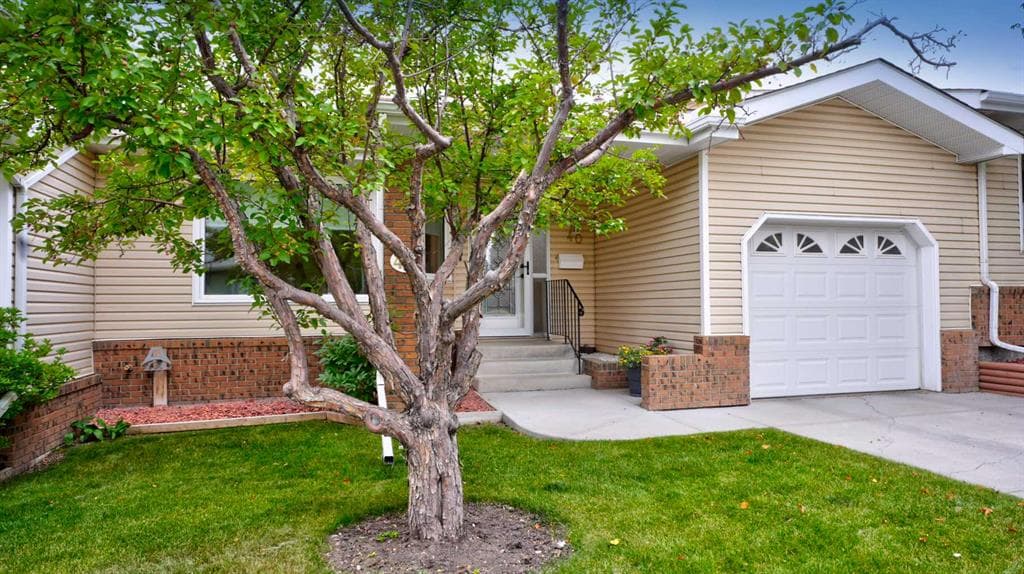 3-bed Townhouse for sale at 40 Vandoos Villas NW, Calgary