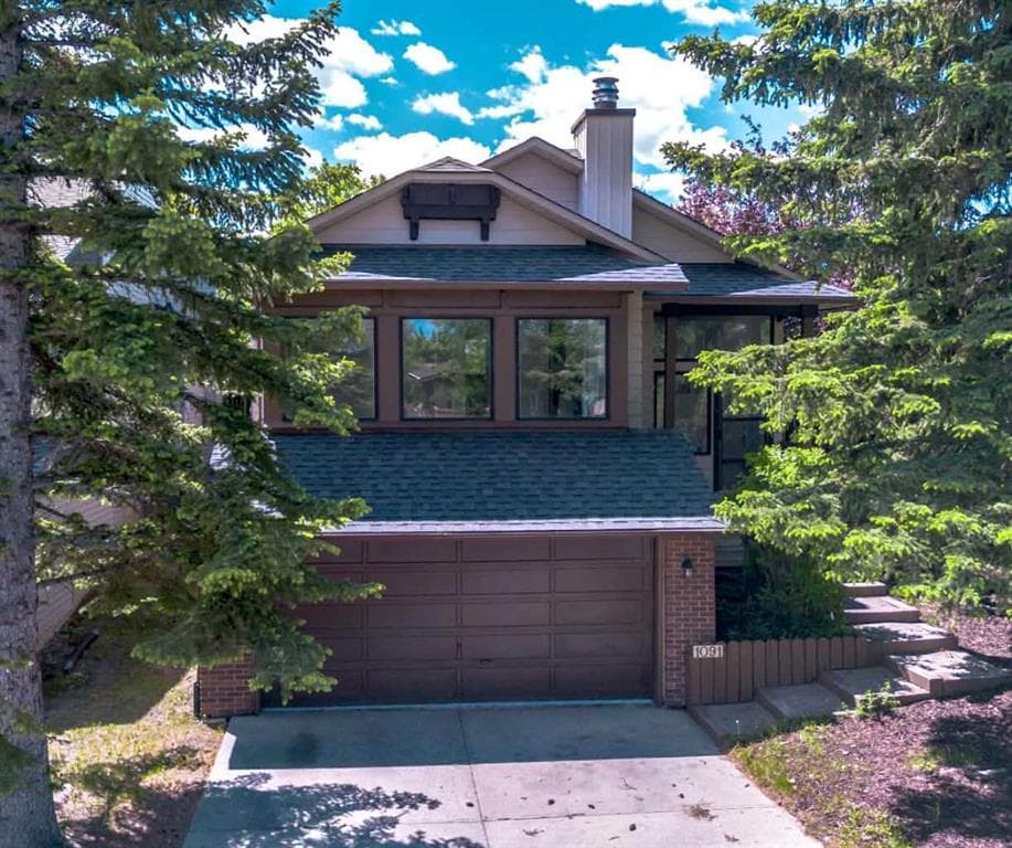 1091 Berkley Drive NW — photo 1