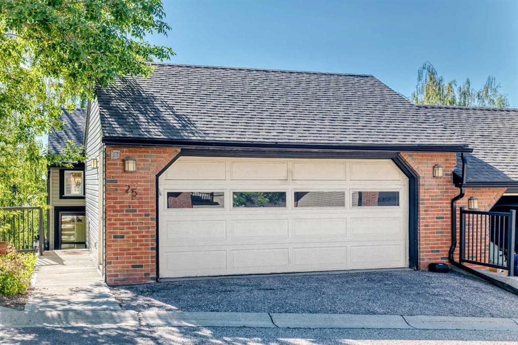 3-bed Townhouse for sale at 25, 448 Strathcona Drive SW, Calgary