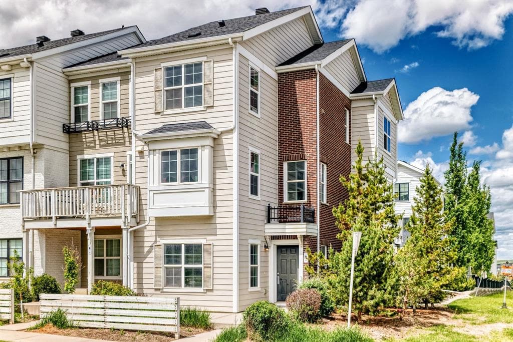 3-bed Townhouse for sale at 6 Nolan Hill Gate NW, Calgary