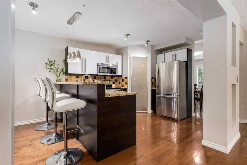 3-bed Semi-detached for sale at 8, 2132 35 Avenue SW, Calgary