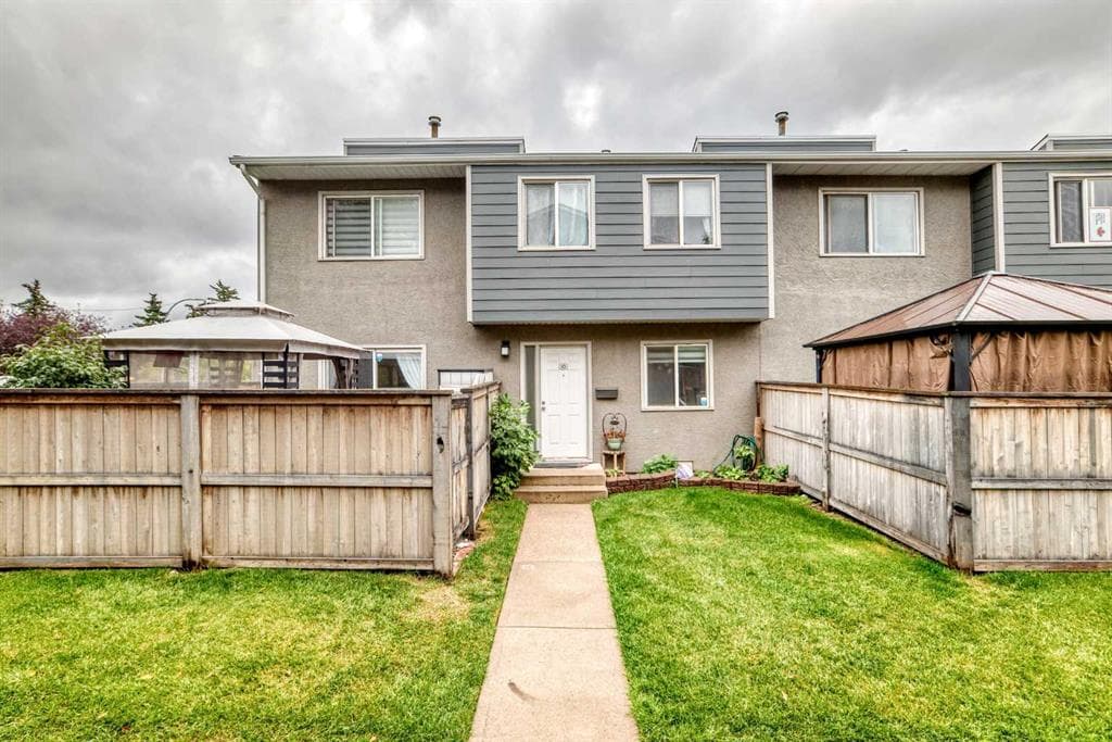 10, 219 90 Avenue SE — photo 1