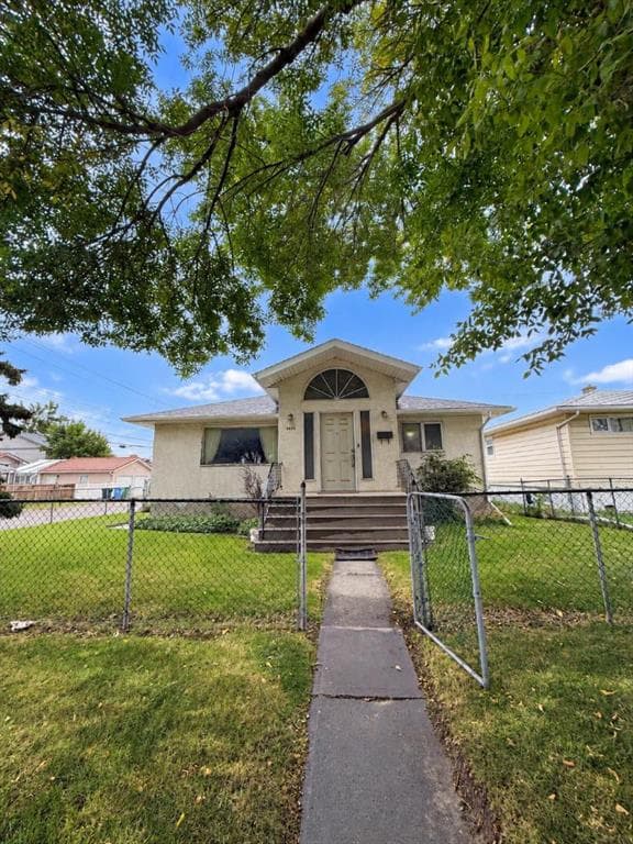 1432 Russet Road NE — photo 1