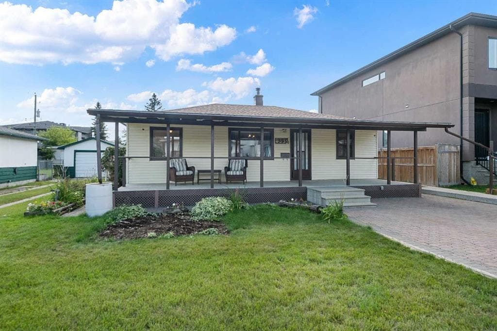2-bed Detached for sale at 8335 47 Avenue NW, Calgary