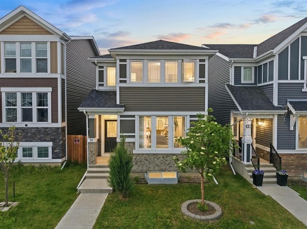 31 Red Embers Lane NE — photo 1