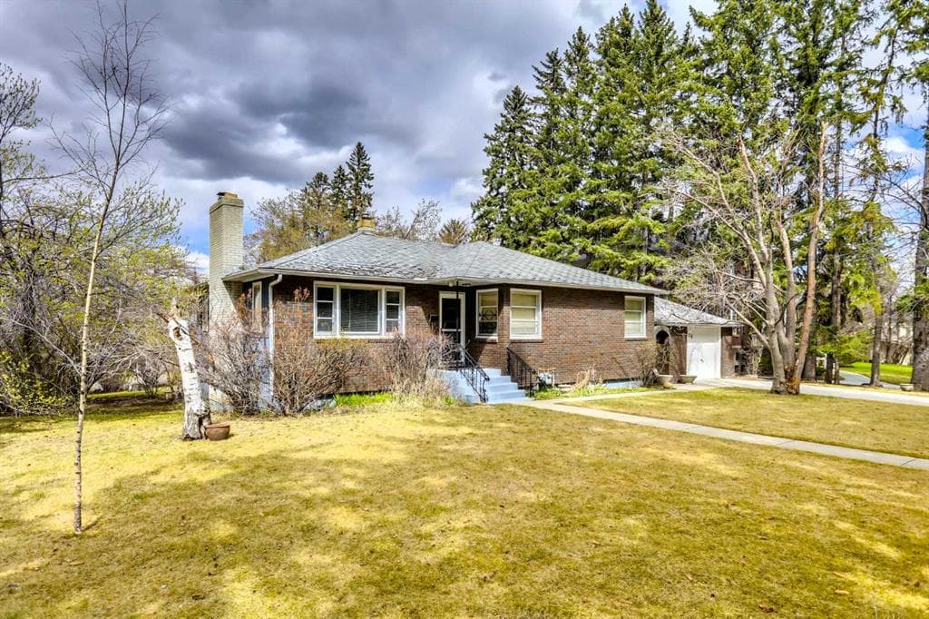 928 DURHAM Avenue SW — photo 1