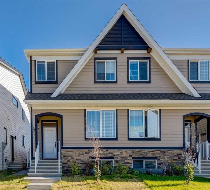 1041 Mahogany Boulevard SE — photo 1