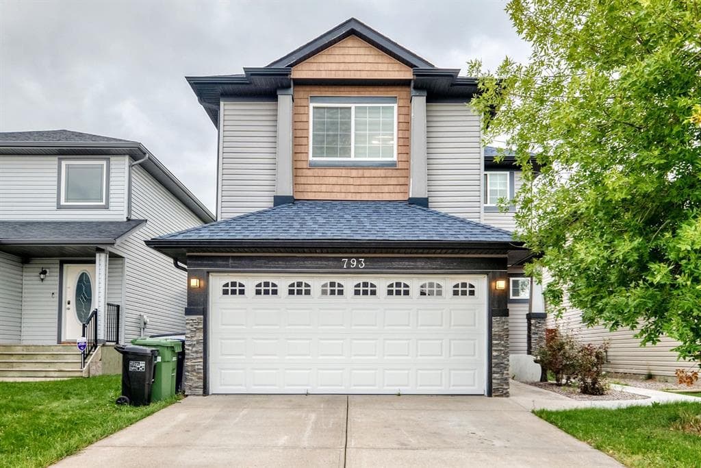 5-bed Detached for sale at 793 Luxstone Landing, Airdrie