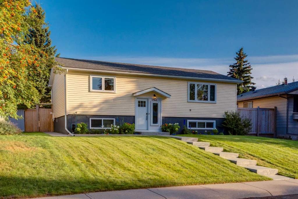 3-bed Detached for sale at 12164 Lake Michigan Road SE, Calgary