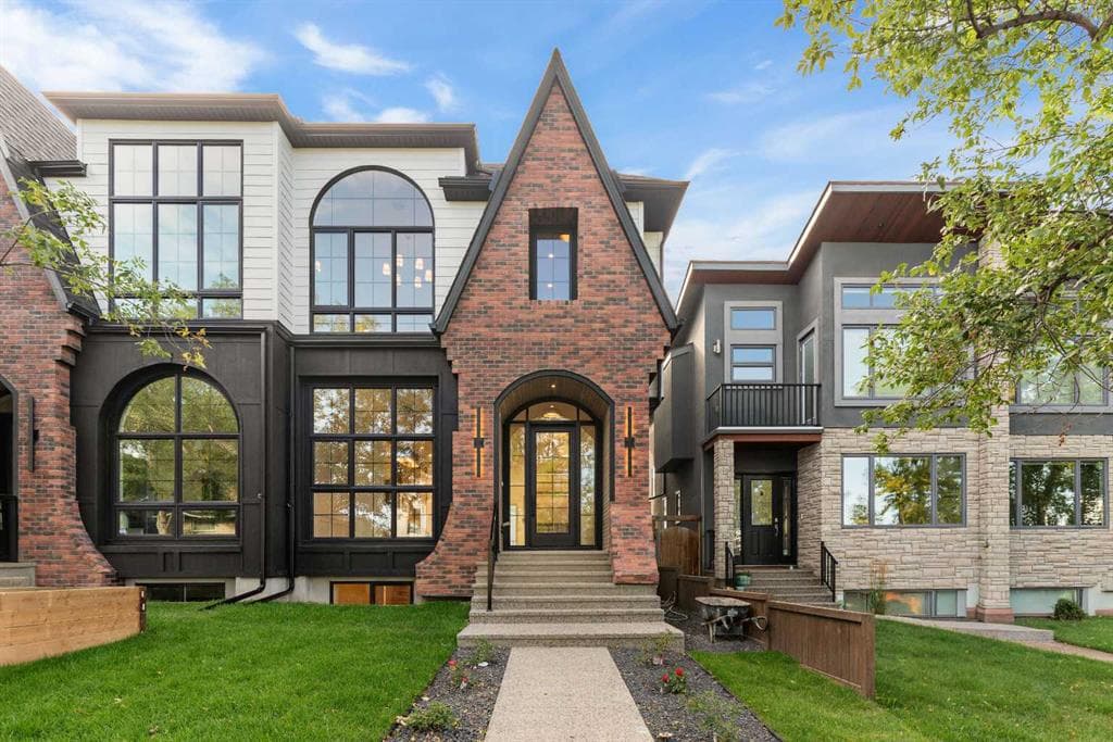 2811 35 Street SW — photo 1