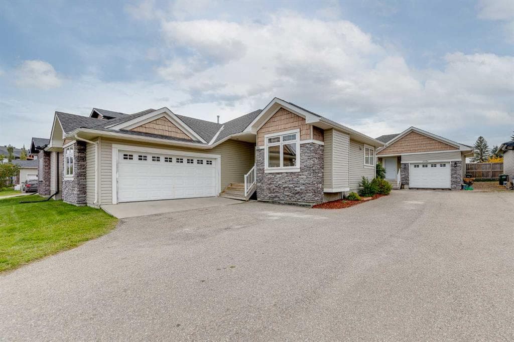 115 Strathmore Lakes Common — photo 1