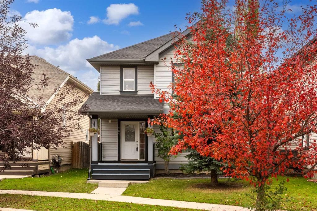 161 Prestwick Close SE — photo 1
